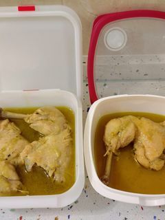 Una foto de Traseros de pollo en salsa para guardar en congelador