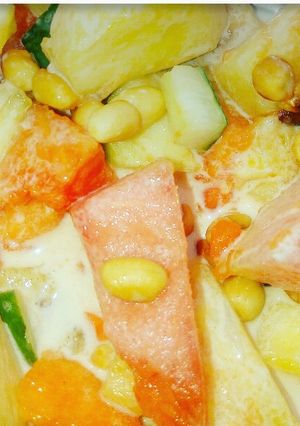 A picture of Fruits parfait.