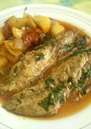 Foto principal de Caballas con ajo y perejil al horno