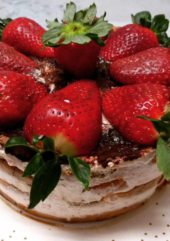 Una foto de Tiramisú de fresas