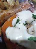 Pollo y papas a la sabora con zapallo relleno