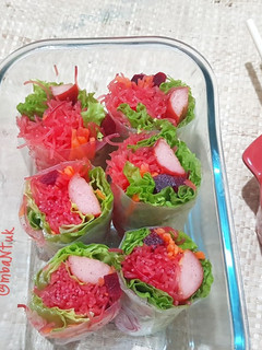 Foto resep Bihun Merah Salad Roll (pakai buah bit)