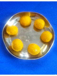 பாசிப்பருப்பு உருண்டை (Paasiparuppu urundai recipe in tamil) செய்முறை முக்கிய புகைப்படம்