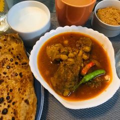 A picture of Chicken chickpeas curry.