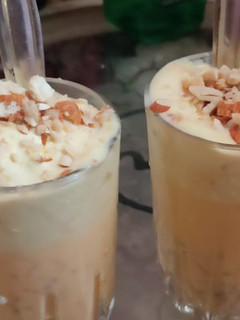 A picture of Almond Milkshake.