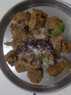 દુધી ના મુઠીયા (Dudhi Muthiya Recipe In Gujarati) રેસીપી મુખ્ય ફોટો