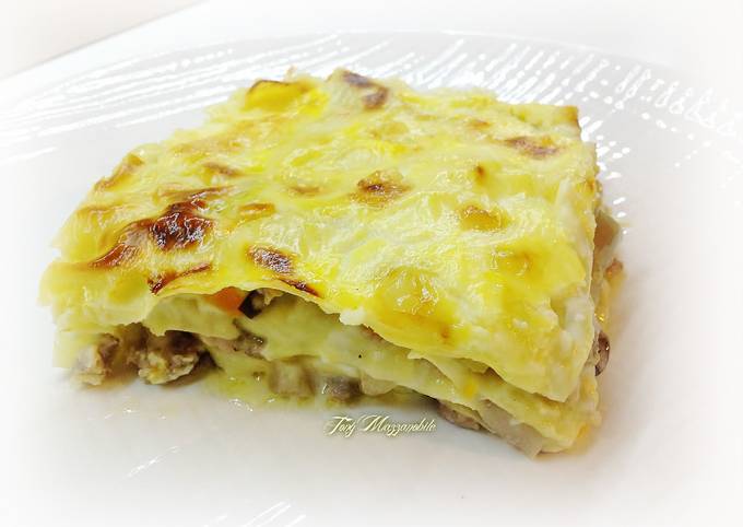 Lasagne con salsa di fontina, ragù bianco di tastasale e radicchio tardivo trevigiano