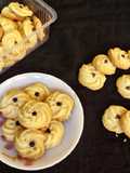 பட்டர் குக்கீஸ்(butter cookies recipe in tamil)