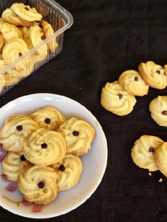 பட்டர் குக்கீஸ்(butter cookies recipe in tamil) செய்முறை முக்கிய புகைப்படம்