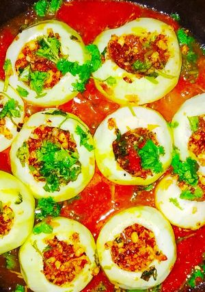 A picture of Stuffed tinda.