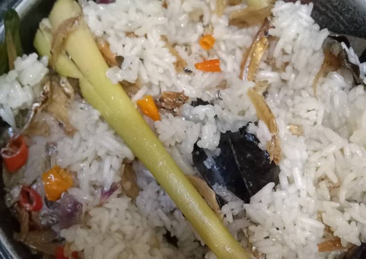 Nasi liwet teri rice cooker