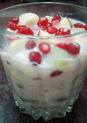 Strawberry Fruit custard रेसिपी मुख्य फोटो