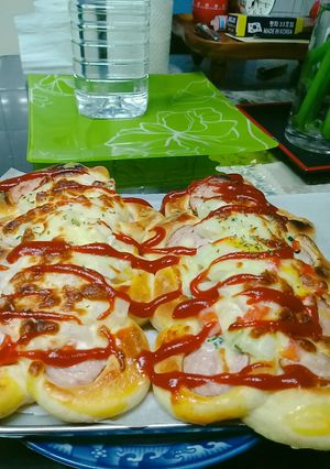 Hình của món Bánh mì xúc xích nướng.