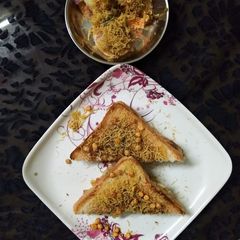 A picture of Sevpuri sandwich.