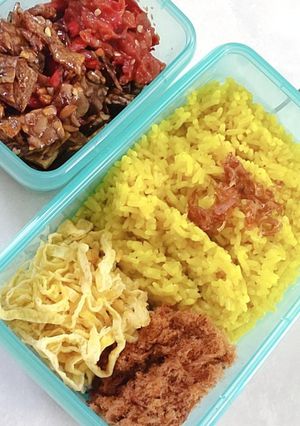 Foto resep Nasi kuning rice cooker