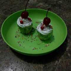 รูปของ Cupcake vanilla 1 telur || lembut, wangi