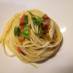 A picture of Rainbow spaghetti.