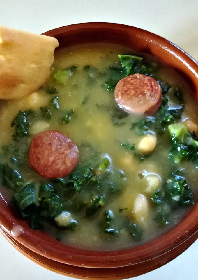 Una foto de Caldo verde portugués