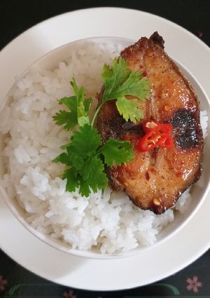 Hình của món Cá ngừ chiên mắm tỏi.