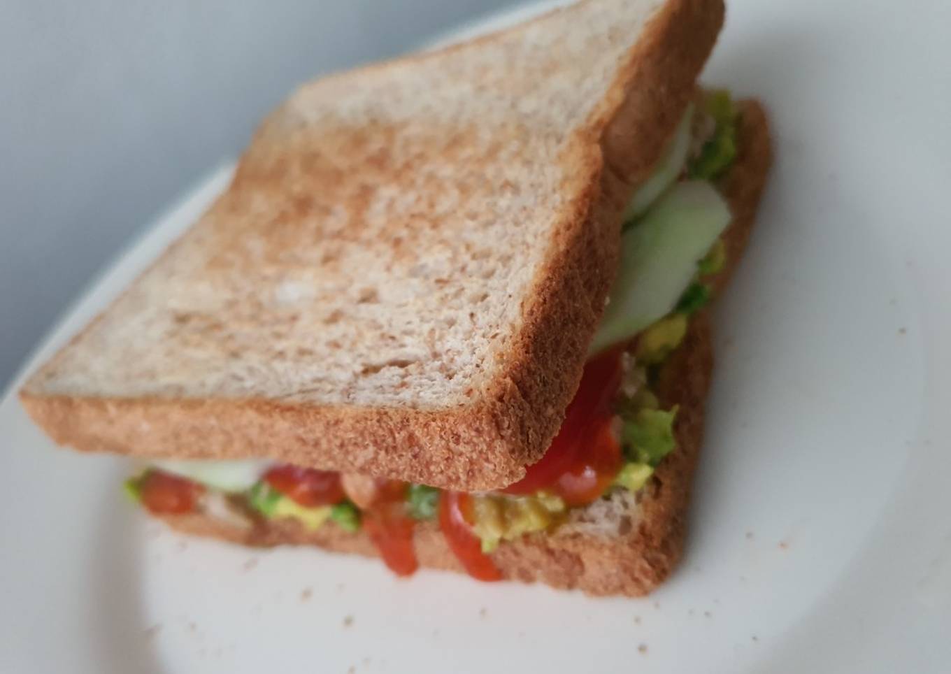 Avocado tuna toast