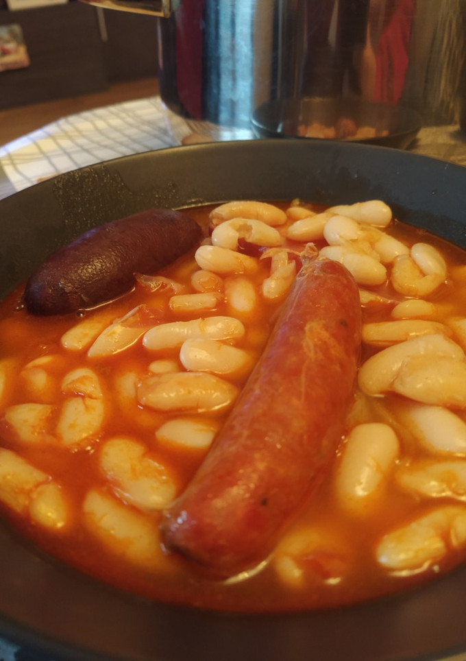 Una foto de 🍲 Fabada asturiana