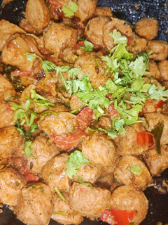 மீல்மேக்கர் பெப்பர் ஃப்ரை(mealmaker pepper fry recipe in tamil) செய்முறை முக்கிய புகைப்படம்