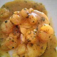 Una foto de Merluza con gambas