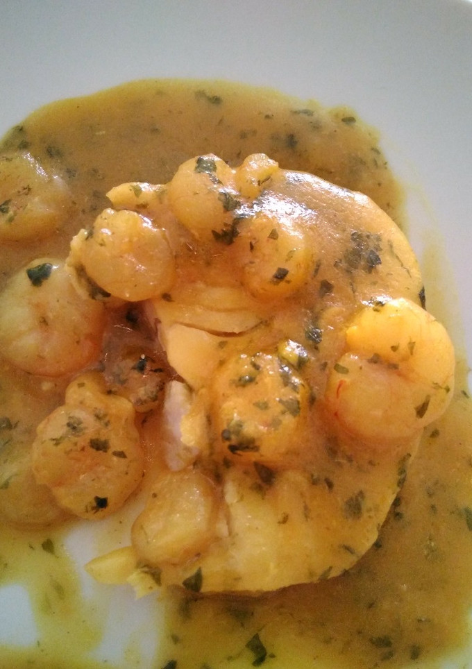Una foto de Merluza con gambas