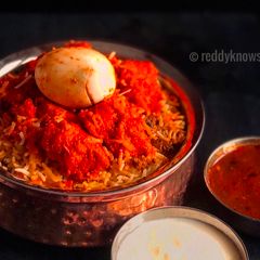 A picture of Guntur Chilli Chicken Biryani.