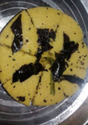 बेसन ढोकला (Besan dhokla recipe in Hindi) रेसिपी मुख्य फोटो