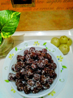 आंवला की खट्टी मीठी पाचक गोली रेसिपी मुख्य फोटो