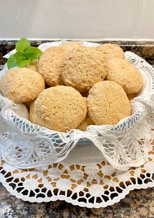 Una foto de Amaretti (galletas de almendra)