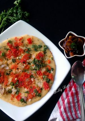 A picture of Instant sooji besan uttapam.