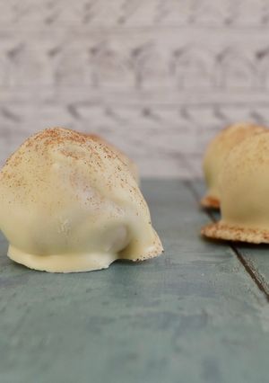 A picture of Apple Pie Bites.