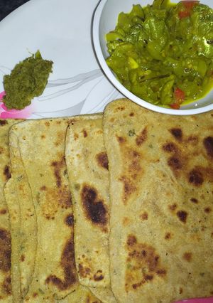 कसूरी मेथी पराठा (kasuri methi paratha recipe in hindi) रेसिपी मुख्य फोटो
