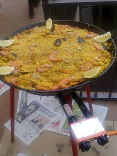 Una foto de Paella de pescado