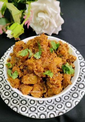 A picture of Red Pumpkin/Kaddu Dry Curry.