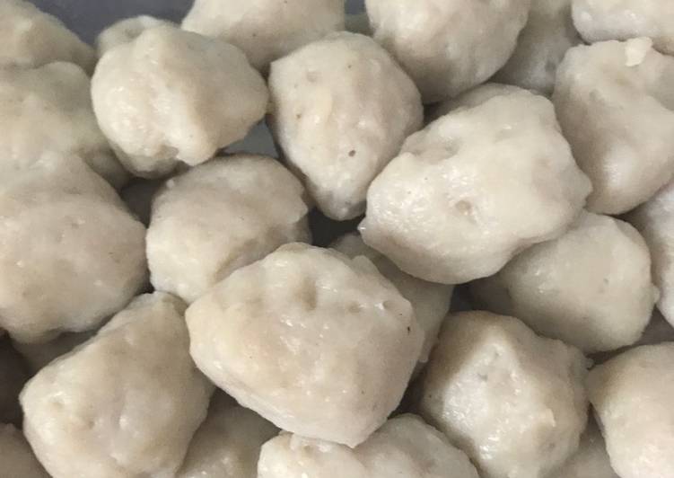 Bakso ikan tenggiri (membal-membal)