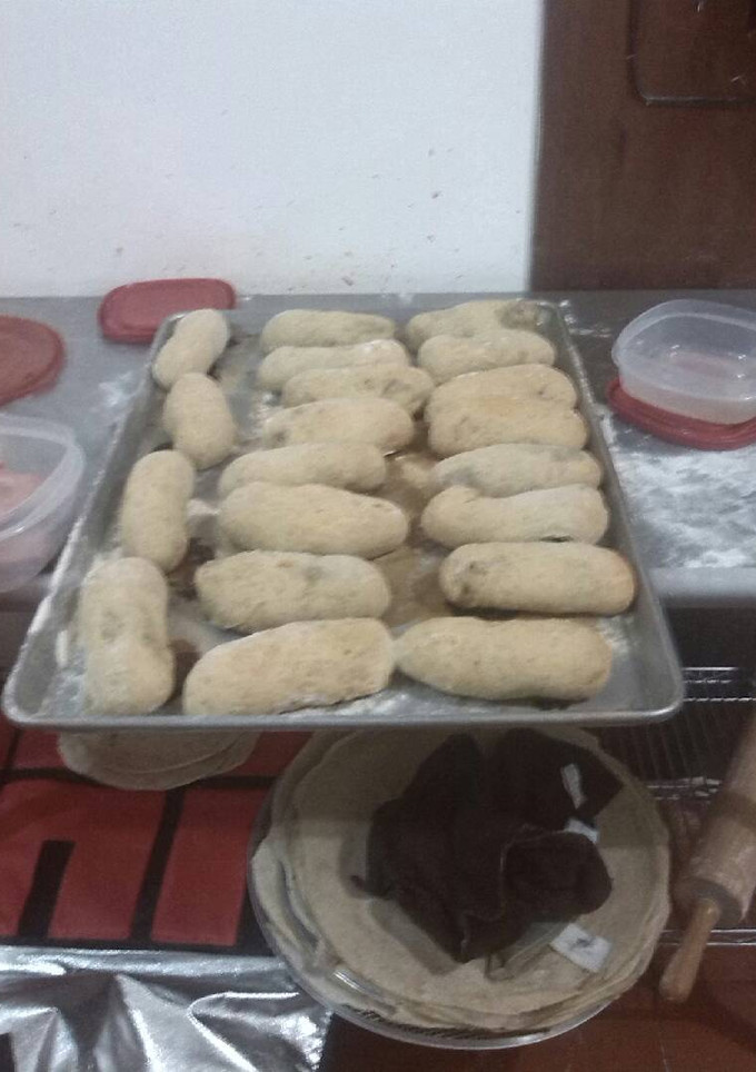 Una foto de Choripan envuelto