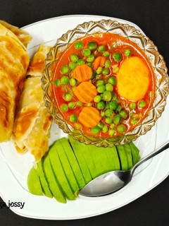 A picture of Green peas and chapati.