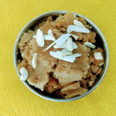 A picture of Jaggery wheat flour and semolina halwa.