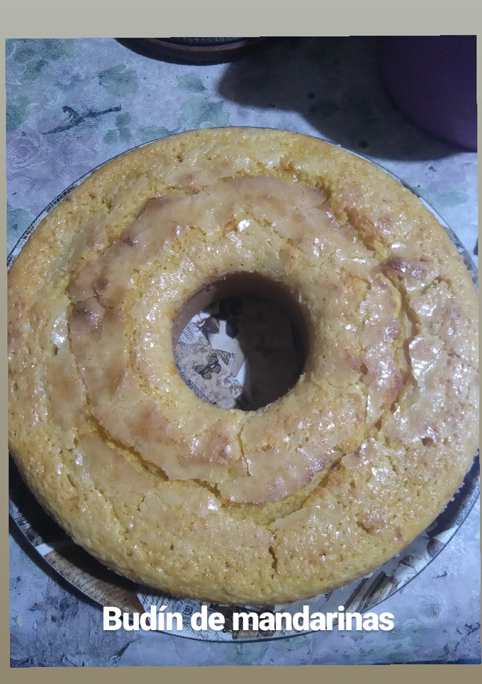 Una foto de Budín de mandarina súper húmedo