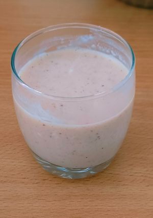 A picture of Raw Red Dates Milkshake.