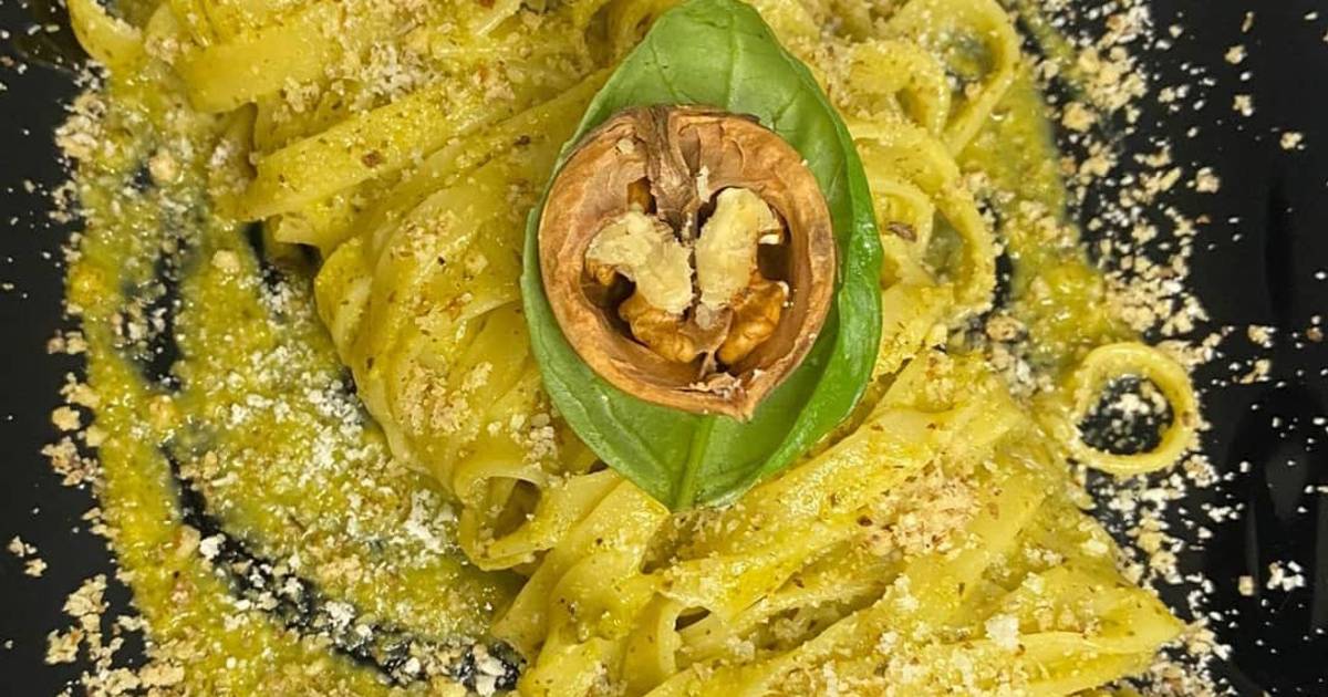 Ricetta Pesto alla genovese con trito di noci di Salvatore Grimaldi