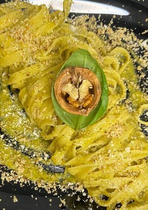 Foto di Pesto alla genovese con trito di noci