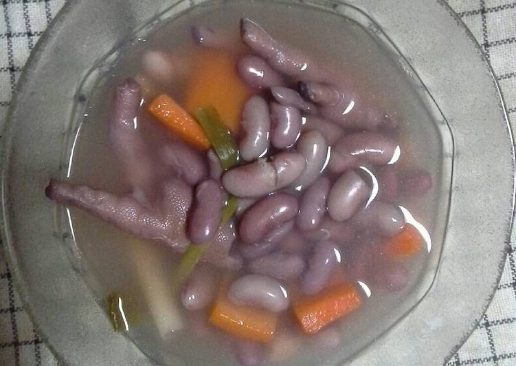 Sup kacang merah ceker ayam