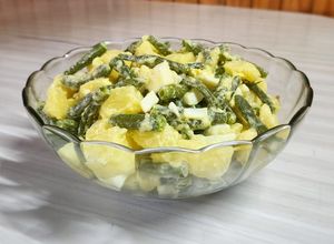 Una foto de Ensalada de chaucha, papa y huevo