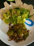 Ensalada verde con atún y vegetales ahhh! Y pan sueco!!