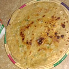 A picture of Alu ka parath.