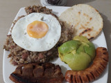 Calentado de frijoles trasnochados